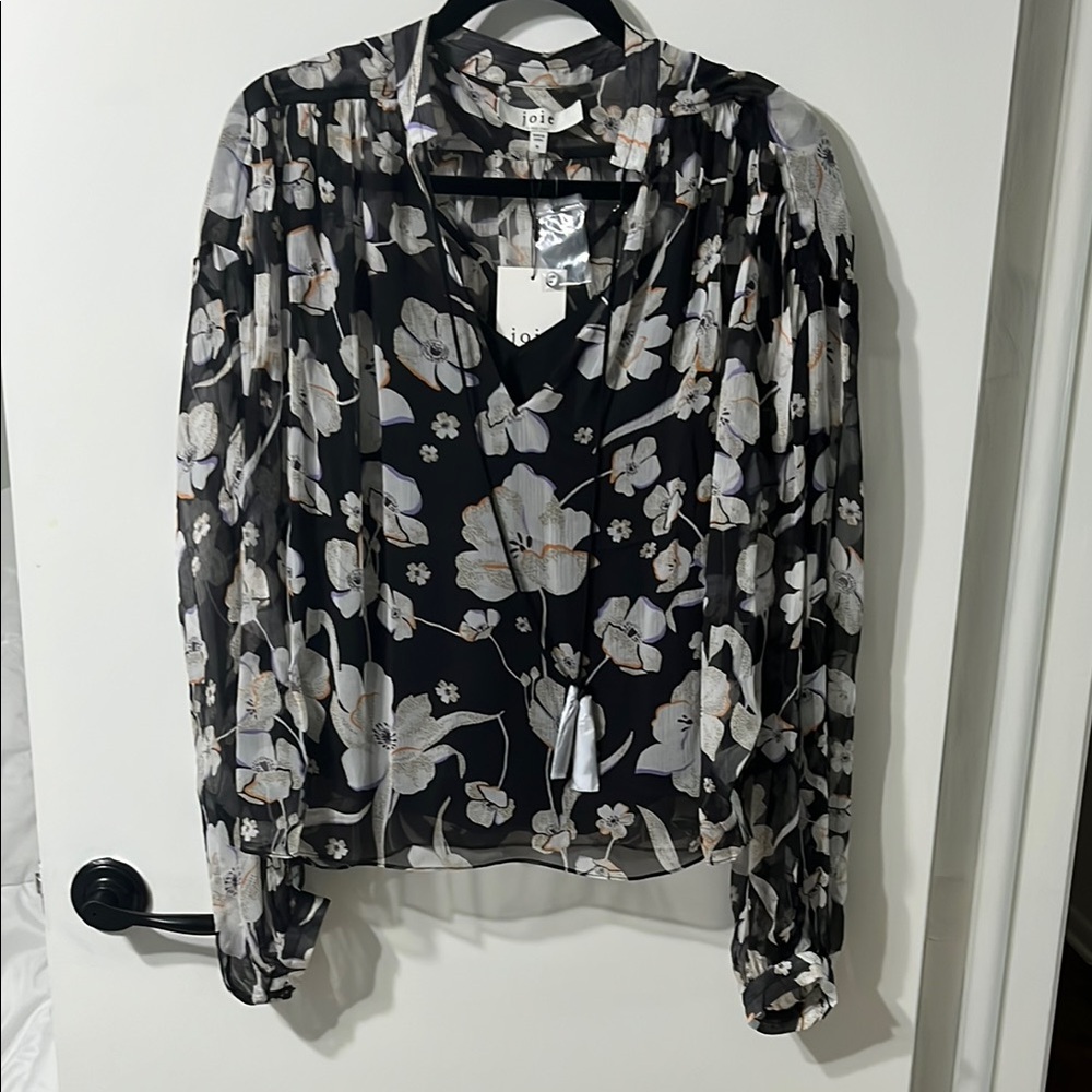 NWT Joie Black and White Puff Sleeve 100% Silk Blouse with Camisole